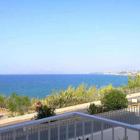 Sol Y Mar E Bed & Breakfast 4*